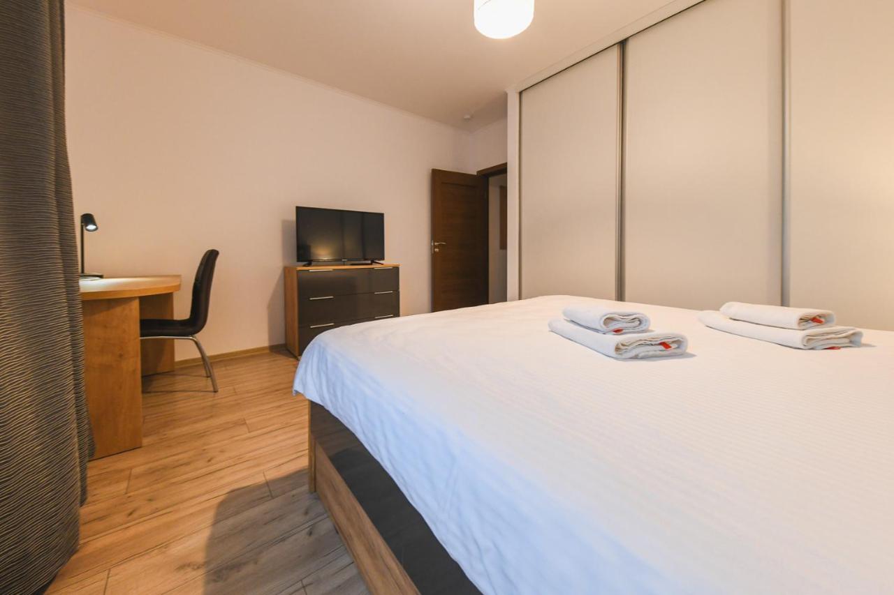 Spacious And Quiet 2 Bedroom Apartment Cluj-Napoca Esterno foto