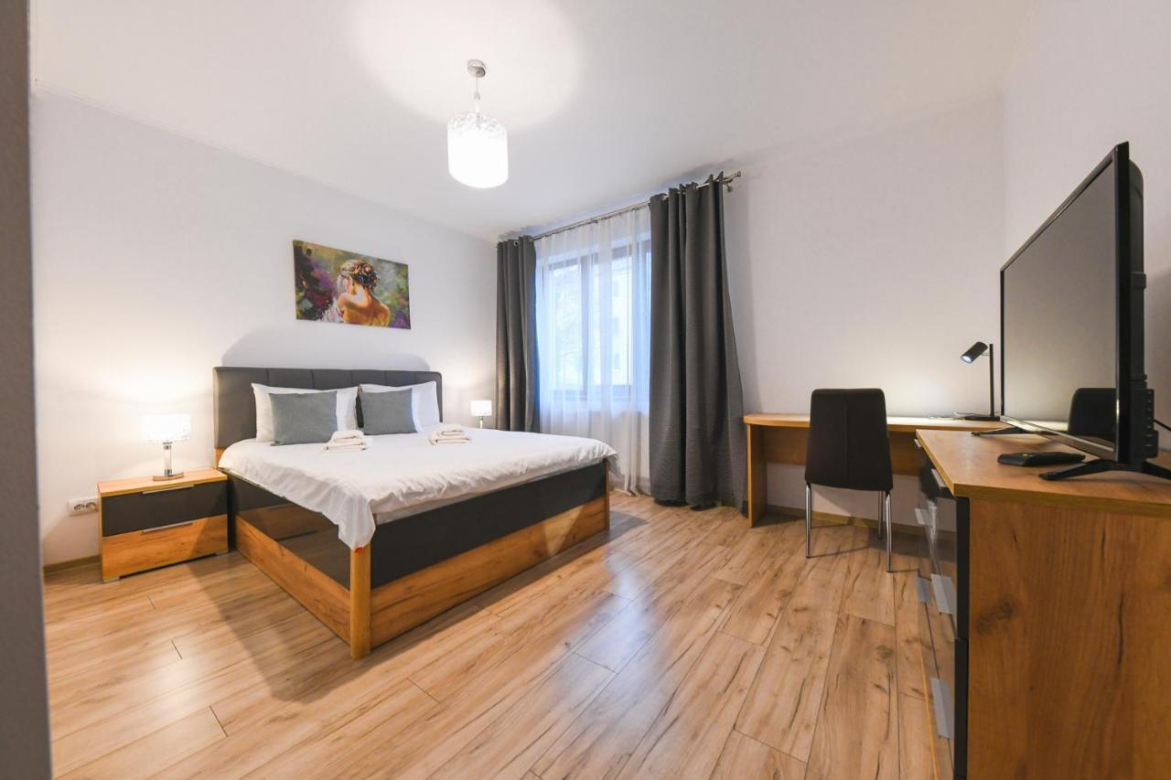 Spacious And Quiet 2 Bedroom Apartment Cluj-Napoca Esterno foto