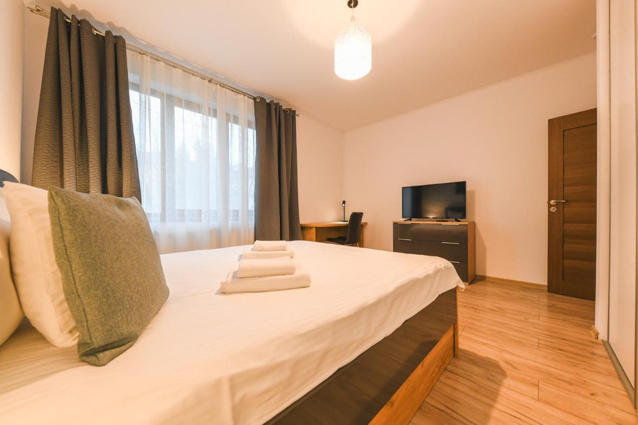 Spacious And Quiet 2 Bedroom Apartment Cluj-Napoca Esterno foto