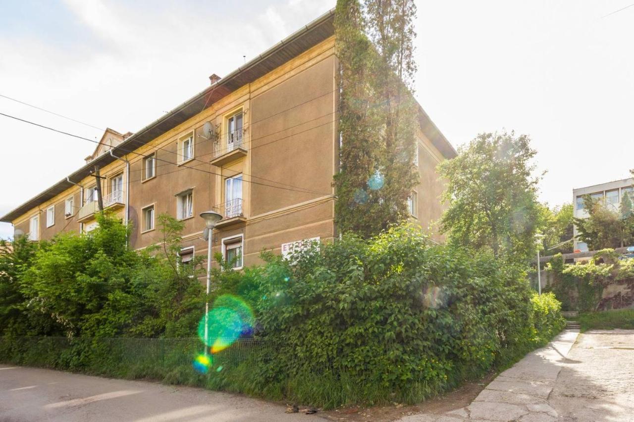 Spacious And Quiet 2 Bedroom Apartment Cluj-Napoca Esterno foto
