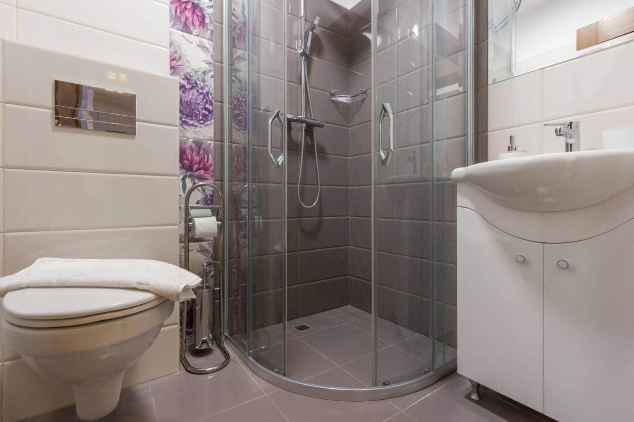 Spacious And Quiet 2 Bedroom Apartment Cluj-Napoca Esterno foto